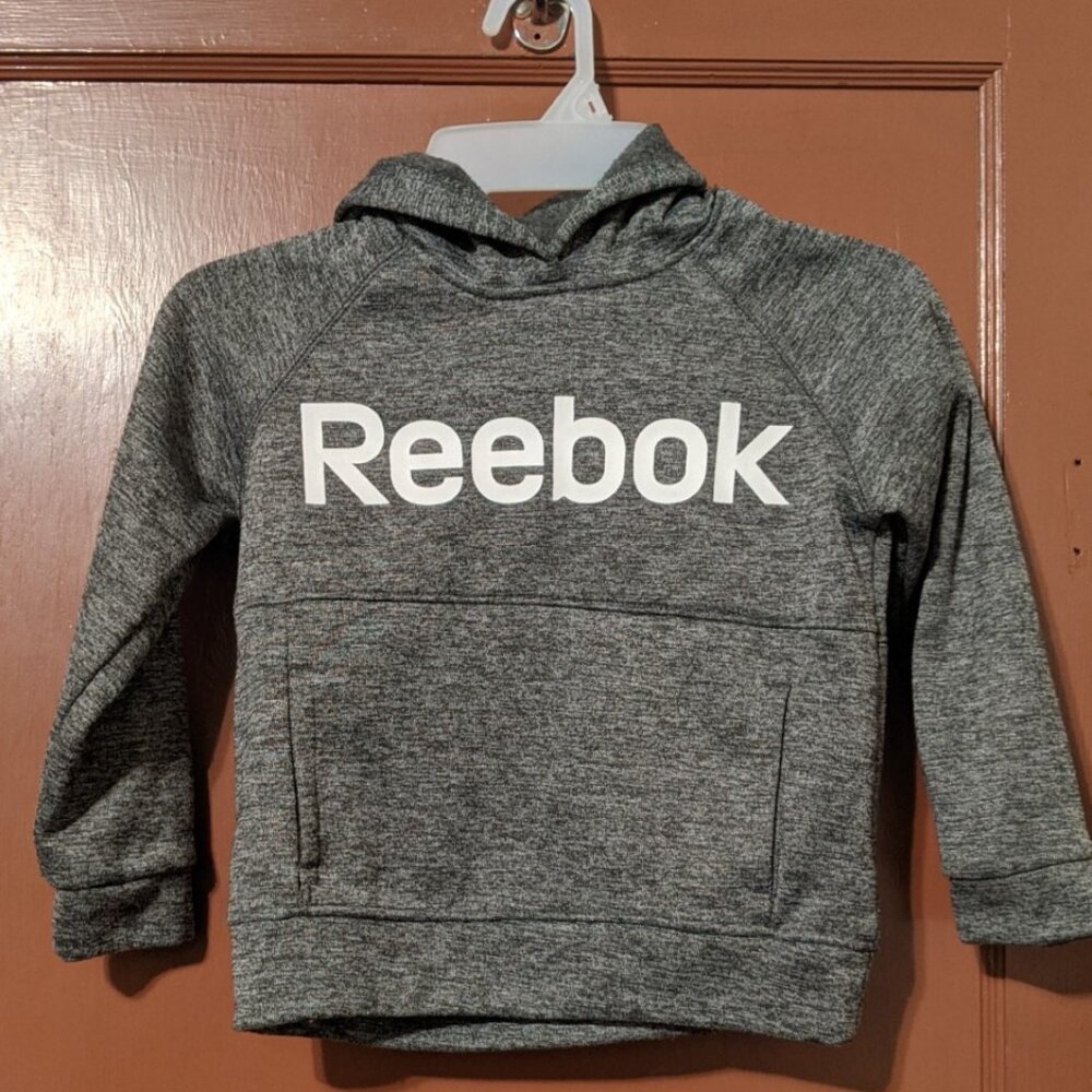 BOYS SIZE 5 GRAY REEBOK HOODIE